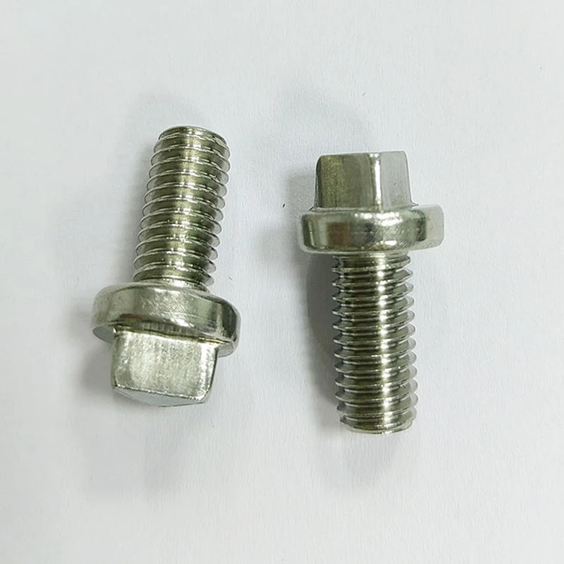Uchburchakli ipak
